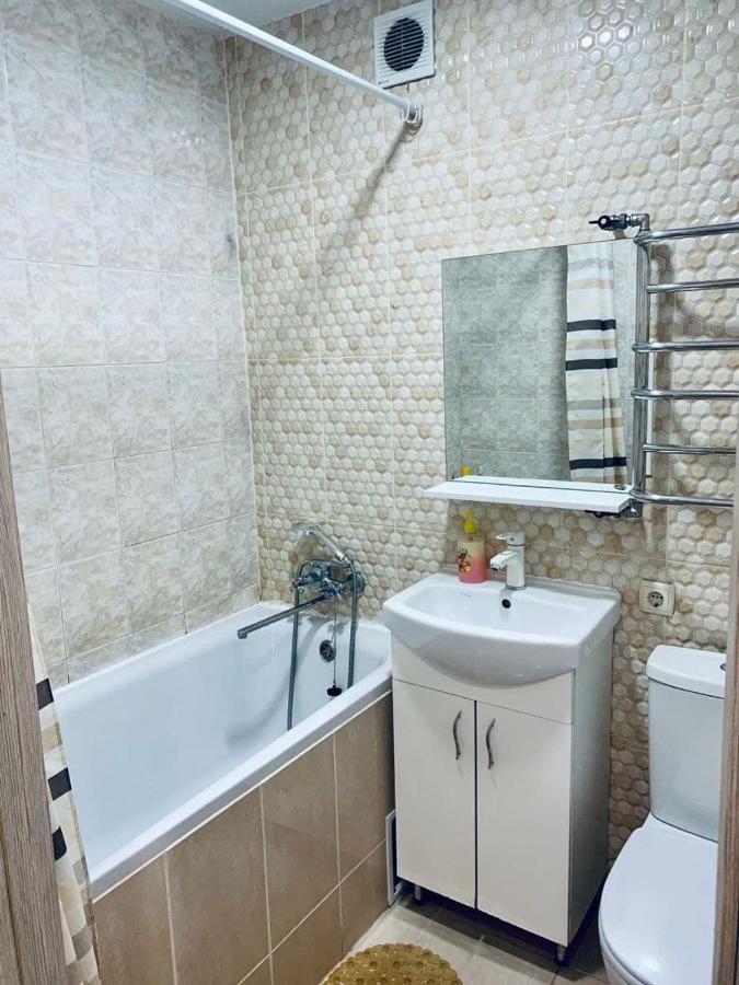 Квартира -Студия В Центре Khmel'nyts'kyy Ngoại thất bức ảnh